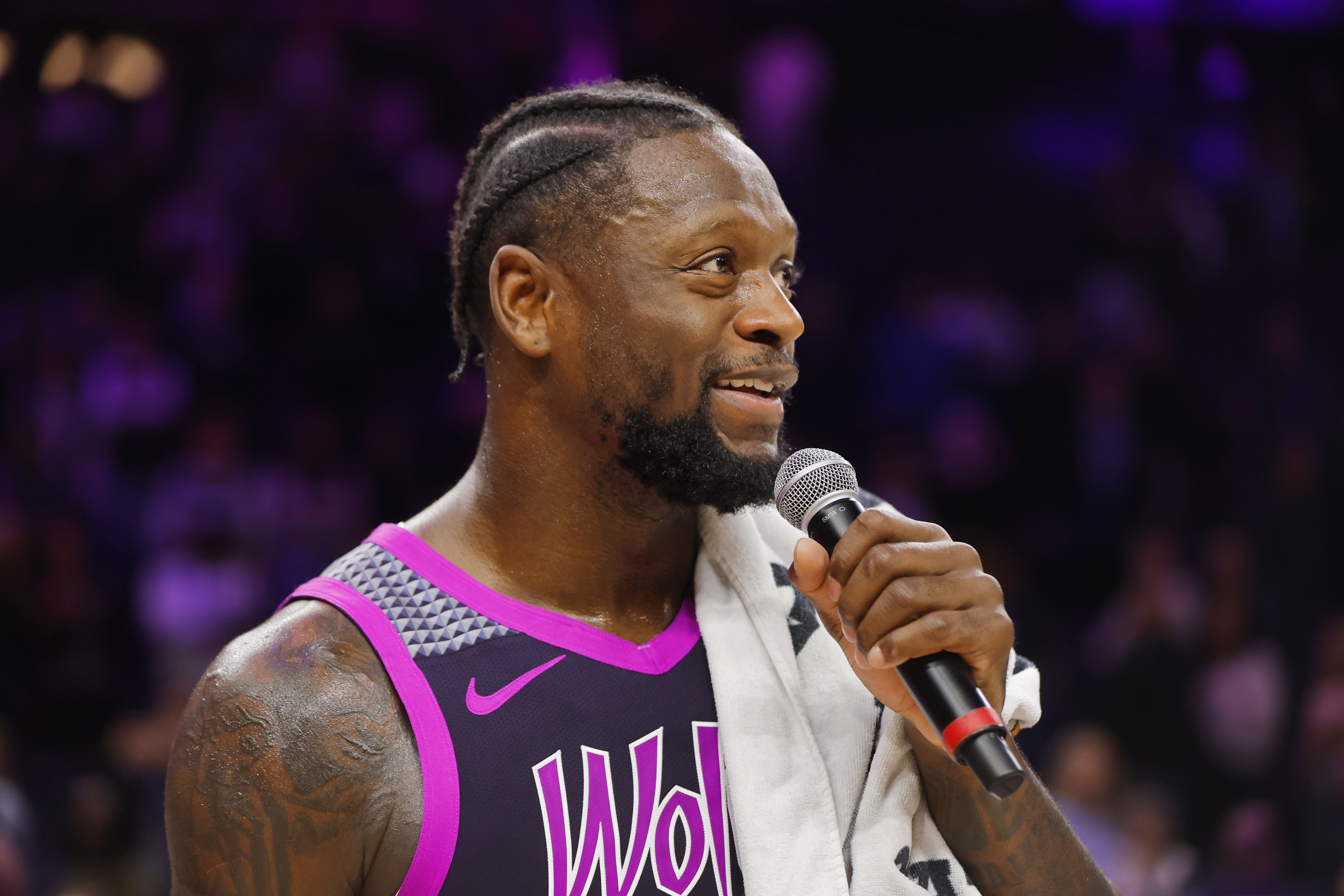 开云-这就要花？兰德尔三分命中 森林狼第二节领先雄鹿22分&amp;华子还缺阵